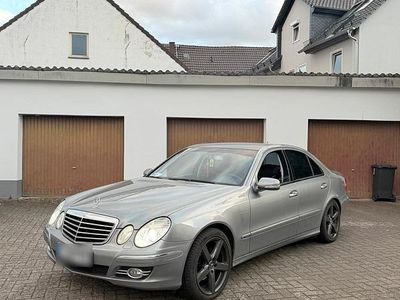 Usata Mercedes E320 224 CV (164 kW) 2007 Grigio Berlina