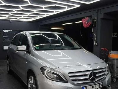 Mercedes B200