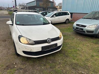 Weiß Gebraucht 2010 VW Golf VI Comfortline Kleinwagen | 2.700 € (Fairer Preis)