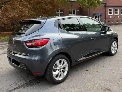 Gebraucht Renault Clio IV Intens 118 PS (86 kW) 2017 Grau Limousine
