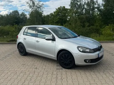 Gebraucht VW Golf VI Comfortline 105 PS (77 kW) 2011 Silber Kleinwagen