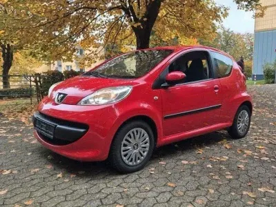 Gebraucht Peugeot 107 68 PS (50 kW) 2008 Rot Kleinwagen