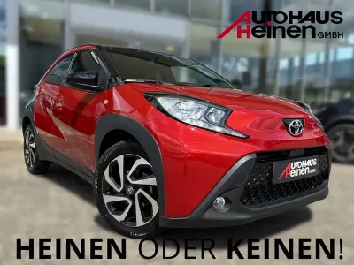 Gebraucht Toyota Aygo X Team 72 PS (52 kW) 2024 Rot SUV