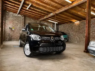 Gebraucht Renault Twingo Vibes 60 kW (82 PS) 2021 Schwarz Kleinwagen