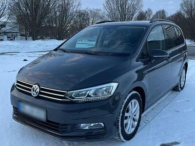 Gebraucht VW Touran Comfortline 116 PS (85 kW) 2016 Grau Van / Kleinbus