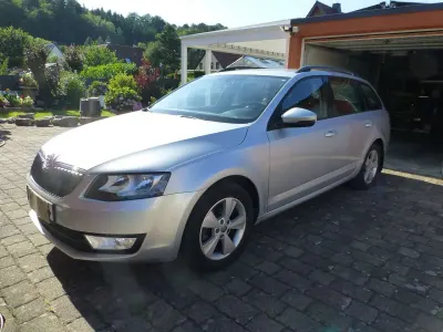 Gebraucht Skoda Octavia Elegance 140 PS (102 kW) 2014 Silber Kombi