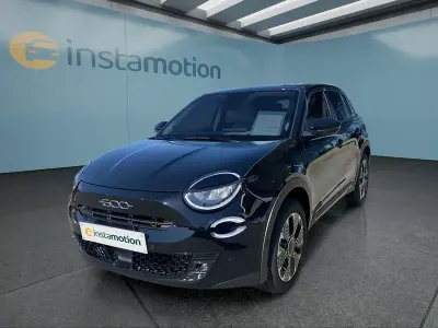 Neu Fiat 600E La Prima 114 kW (156 PS) 2026 Schwarz SUV