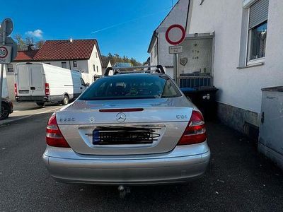 Usata Mercedes 220 150 CV (110 kW) 2004 Argento Berlina