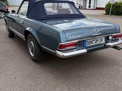 Gebraucht Mercedes 230 150 PS (110 kW) 1964 Blau Cabrio