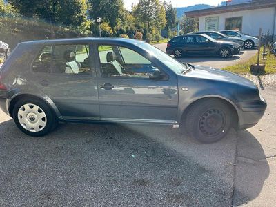 Blau Gebraucht 2000 VW Golf IV Kleinwagen | 1.500 € (Guter Preis)