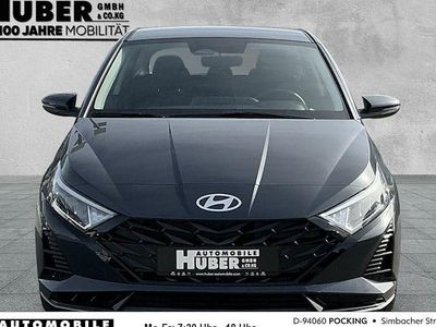 Neu Hyundai i20 Trend 100 PS (73 kW) 2025 Grau Limousine