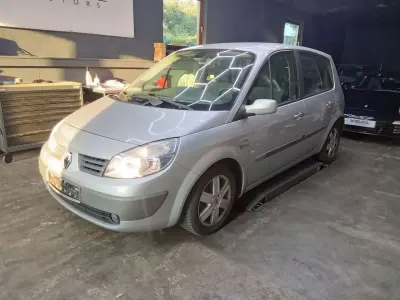 Gebraucht Renault Mégane II Expression 113 PS (83 kW) 2005 Silber Van / Kleinbus