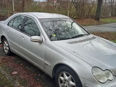 Gebraucht Mercedes C220 143 PS (105 kW) 2000 Grau Limousine