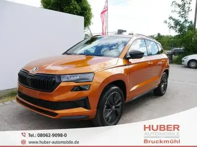 Neu Skoda Karoq SportLine 190 PS (139 kW) 2026 Orange SUV