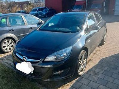 Gebraucht Opel Astra 116 PS (85 kW) 2014 Schwarz Limousine