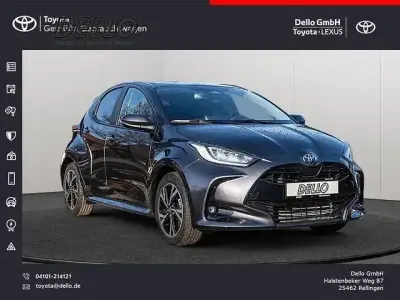 Neu Toyota Yaris Hybrid 2026 Grau Limousine