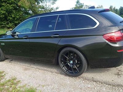Gebraucht BMW 530 258 PS (189 kW) 2016 Braun Kombi