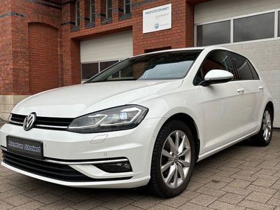 Gebraucht VW Golf VII Highline 125 PS (91 kW) 2017 Weiß Limousine