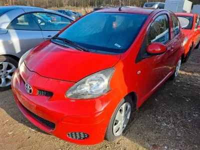 Brugt Toyota Aygo 68 HK (50 kW) 2009 Rød Hatchback