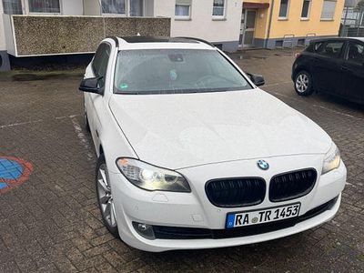 Gebraucht BMW 525 Sport Line 204 PS (150 kW) 2010 Weiß Kombi