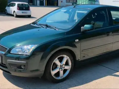 Gebraucht Ford Focus Ghia 116 PS (85 kW) 2005 Grün Kombi