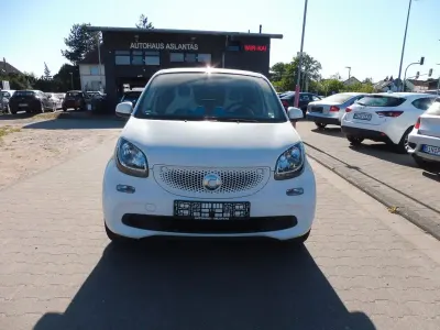 Używany Smart ForFour Basis 71 KM (52 kW) 2014 Biały Hatchback