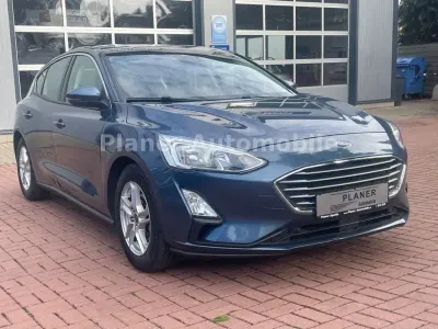 Gebraucht Ford Focus Cool & Connect 101 PS (74 kW) 2019 Blau Limousine