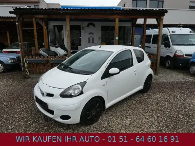 Second-hand Toyota Aygo Cool 68 CP (50 kW) 2011 Alb Hatchback
