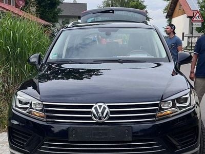 Blau Gebraucht 2017 VW Touareg Exclusive SUV | 22.900 € (Fairer Preis)