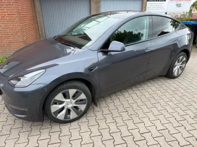 Usata Tesla Model Y Long Range AWD 366 kW (498 CV) 2022 Grigio SUV