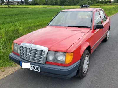 Gebraucht Mercedes E260 169 PS (124 kW) 1986 Rot Limousine