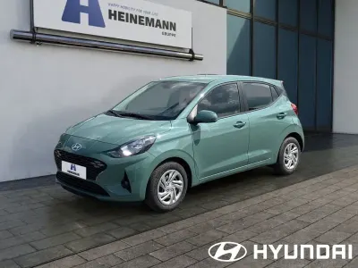 Neu Hyundai i10 63 PS (46 kW) 2025 Grün Kleinwagen