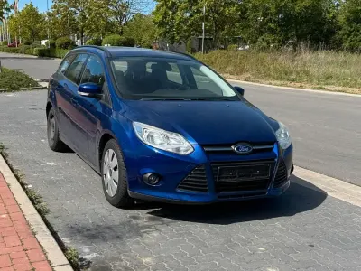 Gebraucht Ford Focus 125 PS (91 kW) 2014 Blau Kombi