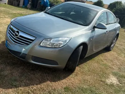 Gebraucht Opel Insignia 140 PS (102 kW) 2011 Grau Limousine