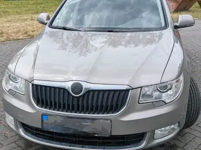 Gebraucht Skoda Superb Family 170 PS (125 kW) 2012 Beige Kombi