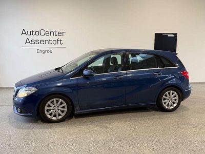 Blau Gebraucht 2012 Mercedes B180 Urban Van / Kleinbus | 4.000 €