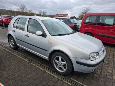 Second-hand VW Golf III 101 CP (74 kW) 1999 Argintiu Berlinǎ