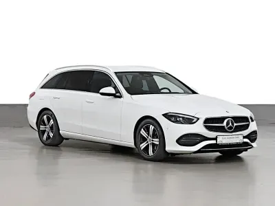 Gebraucht Mercedes C220 Avantgarde 200 PS (147 kW) 2022 Weiß Limousine