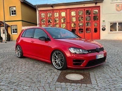 Second-hand VW Golf VII R 400 CP (294 kW) 2015 Roșu Berlinǎ