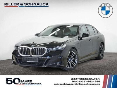 Gebraucht BMW 530e M Sport 299 PS (219 kW) 2024 Black sapphire Limousine