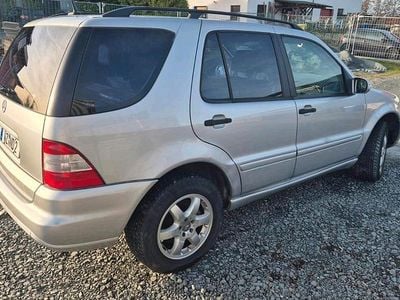 Silber Gebraucht 2025 Mercedes 320 SUV | 3.750 €