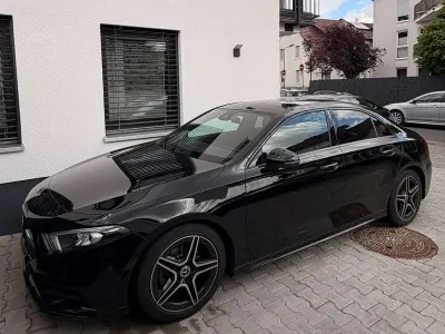 Gebraucht Mercedes A200 AMG line 163 PS (119 kW) 2022 Schwarz Limousine
