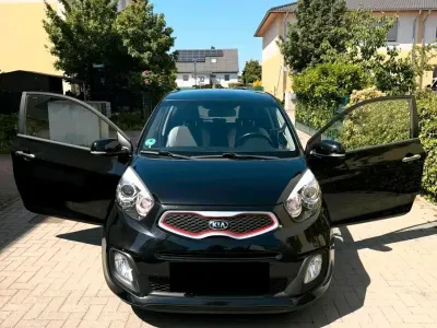 Używany Kia Picanto 85 KM (62 kW) 2014 Czarny Hatchback