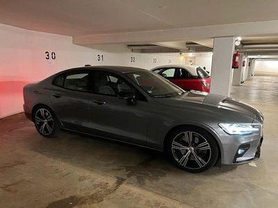 Begagnad Volvo S60 R-Design 250 HK (183 kW) 2021 Grå Sedan