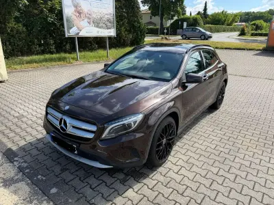 Gebraucht Mercedes GLA200 156 PS (114 kW) 2014 Braun SUV
