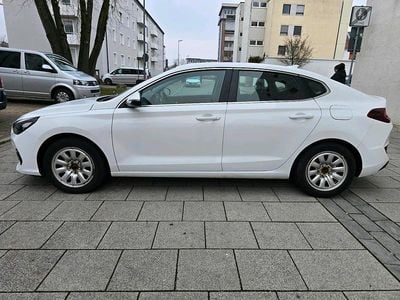 Gebraucht Hyundai i30 140 PS (102 kW) 2020 Weiß Limousine