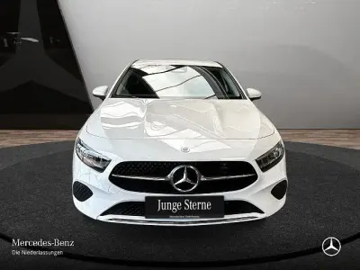 Używany Mercedes A180 Progressive 116 KM (85 kW) 2023 Biały Sedan/Limuzyna