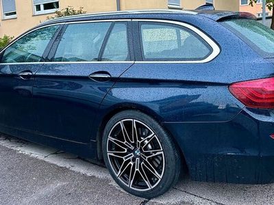 gebraucht BMW 520 D Luxury Autopilot.ACC.Panorama. Spiegelpaket !