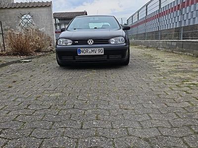 Schwarz Gebraucht 1999 VW Golf IV Kleinwagen | 2.500 €