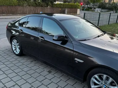 Gebraucht BMW 520 190 PS (139 kW) 2016 Braun Limousine